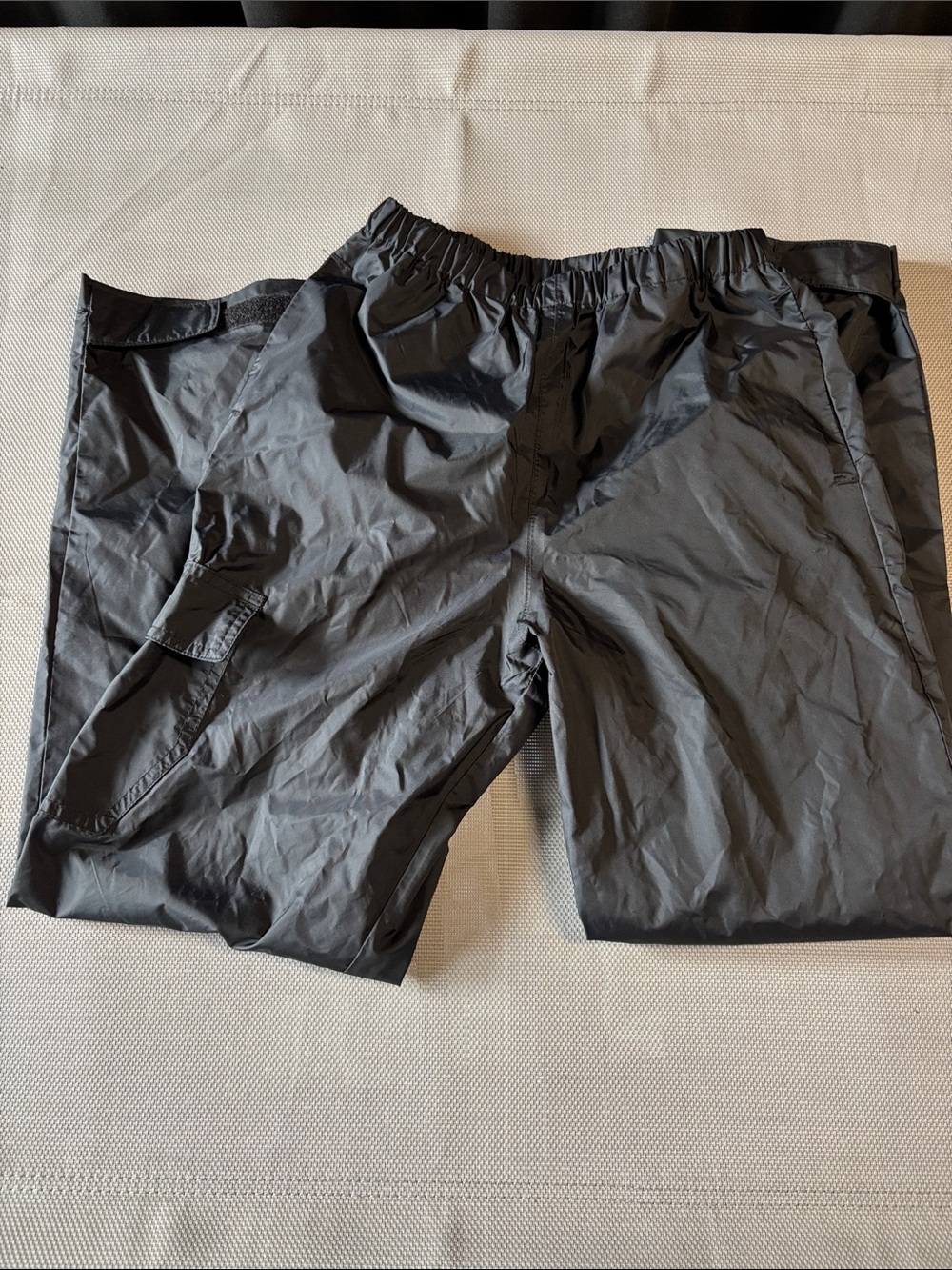 Columbia Black and Light Gray Elastic Waist Shell rain Pants sz M NWOT - Picture 1 of 8